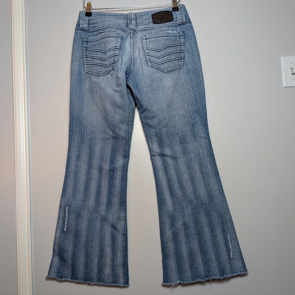 Dollhouse Jeans Women’s Size 9 Distressed Light Wash Flare Denim Vintage Y2K - Picture 4 of 16